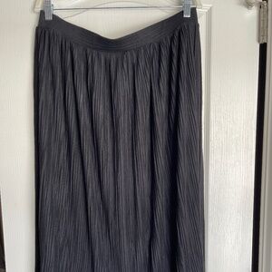 Loft Knit Black Pleated Maxi Skirt (L)